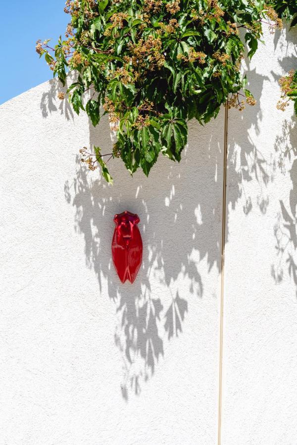 HôTEL LES VOLETS ROUGES - CASSIS Exterior foto